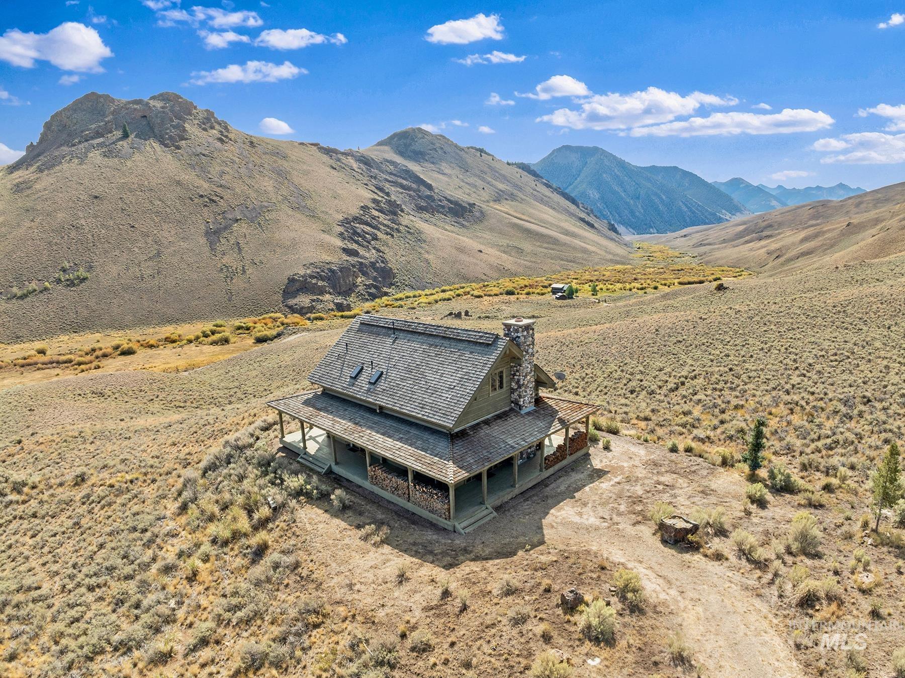 4777 Twin Bridges, Mackay, Idaho 83251, 1 Bedroom, 1.5 Bathrooms, Residential For Sale, Price $1,095,000, 99001254