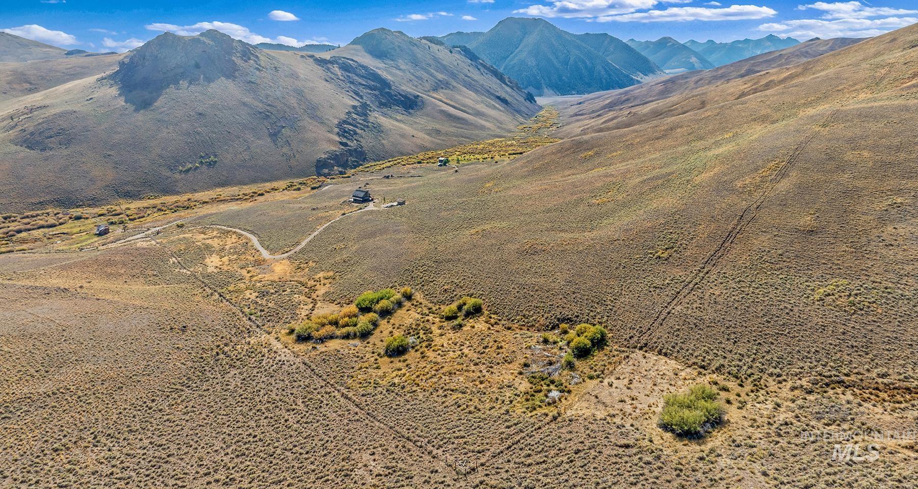 4777 Twin Bridges, Mackay, Idaho 83251, 1 Bedroom, 1.5 Bathrooms, Residential For Sale, Price $1,095,000, 99001254