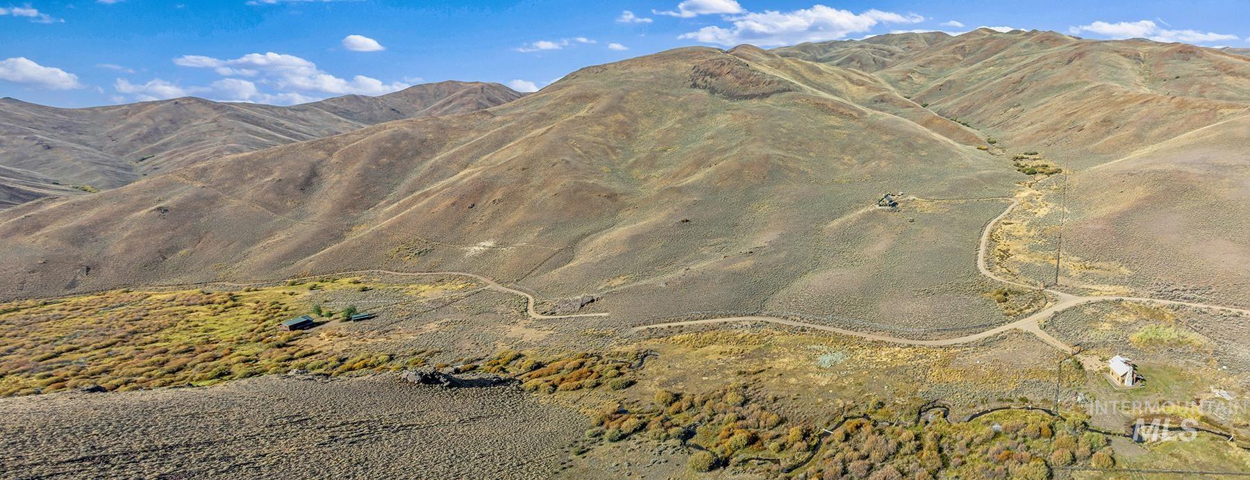 4777 Twin Bridges, Mackay, Idaho 83251, 1 Bedroom, 1.5 Bathrooms, Residential For Sale, Price $1,095,000, 99001254