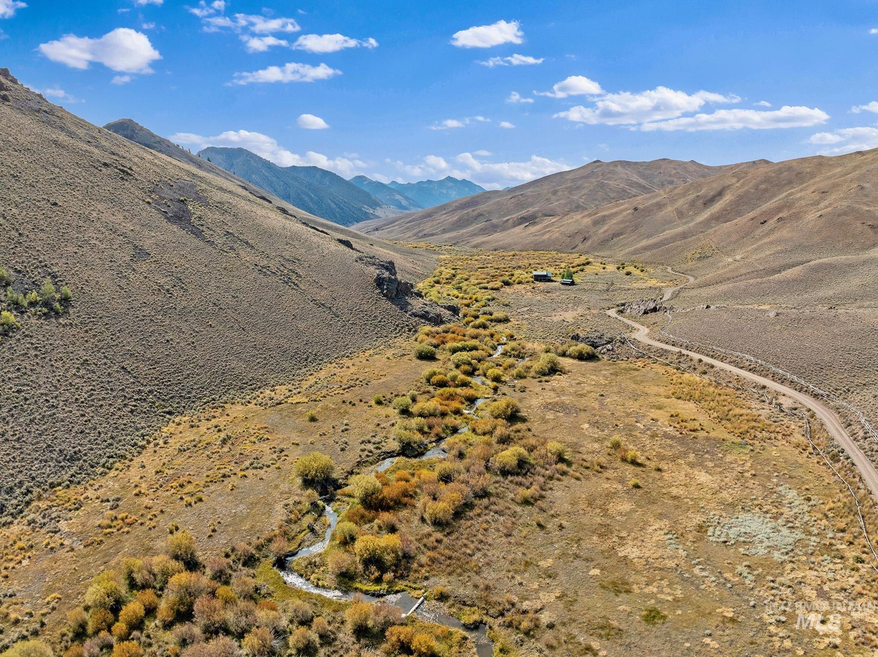 4777 Twin Bridges, Mackay, Idaho 83251, 1 Bedroom, 1.5 Bathrooms, Residential For Sale, Price $1,095,000, 99001254