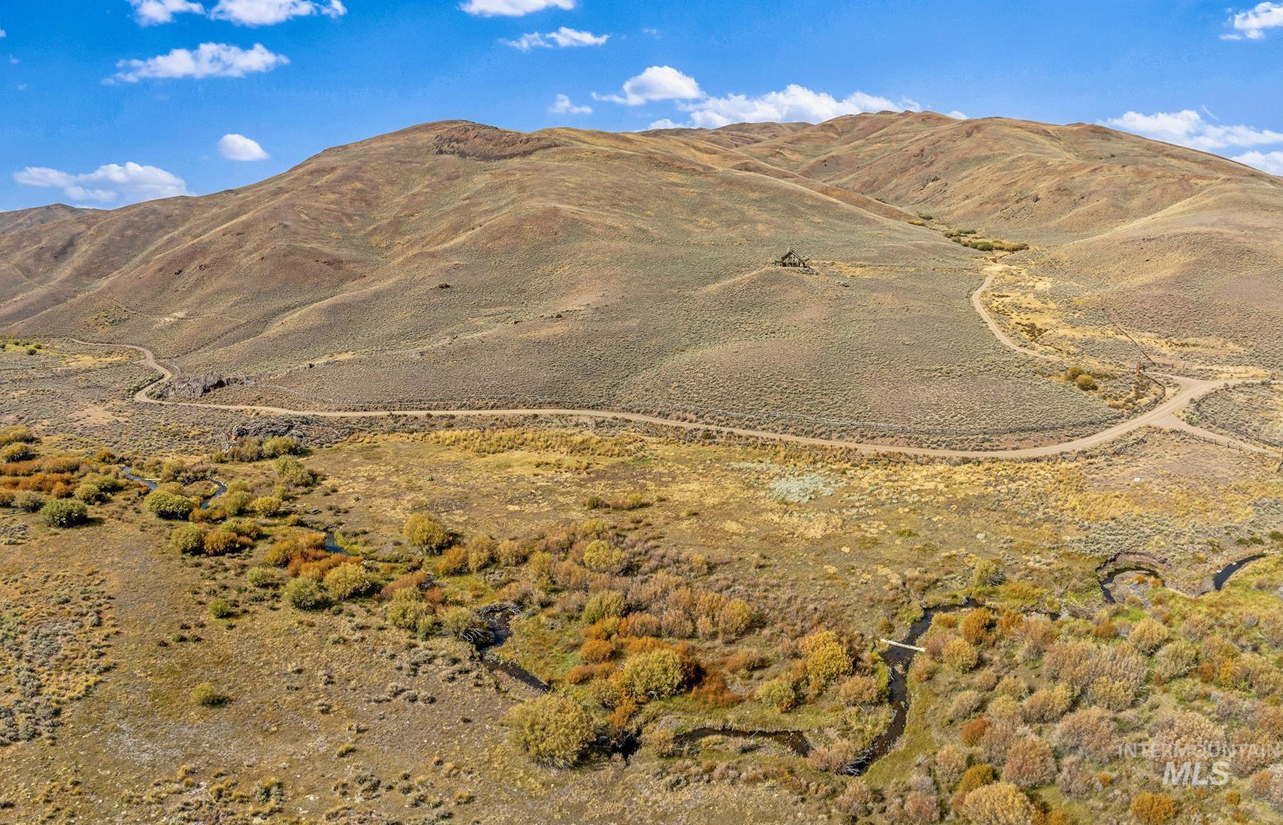 4777 Twin Bridges, Mackay, Idaho 83251, 1 Bedroom, 1.5 Bathrooms, Residential For Sale, Price $1,095,000, 99001254