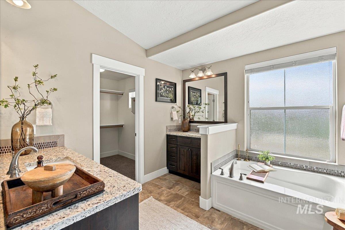 1122 W Seldovia Dr, Kuna, Idaho 83634, 5 Bedrooms, 3 Bathrooms, Residential For Sale, Price $634,500, 99001256