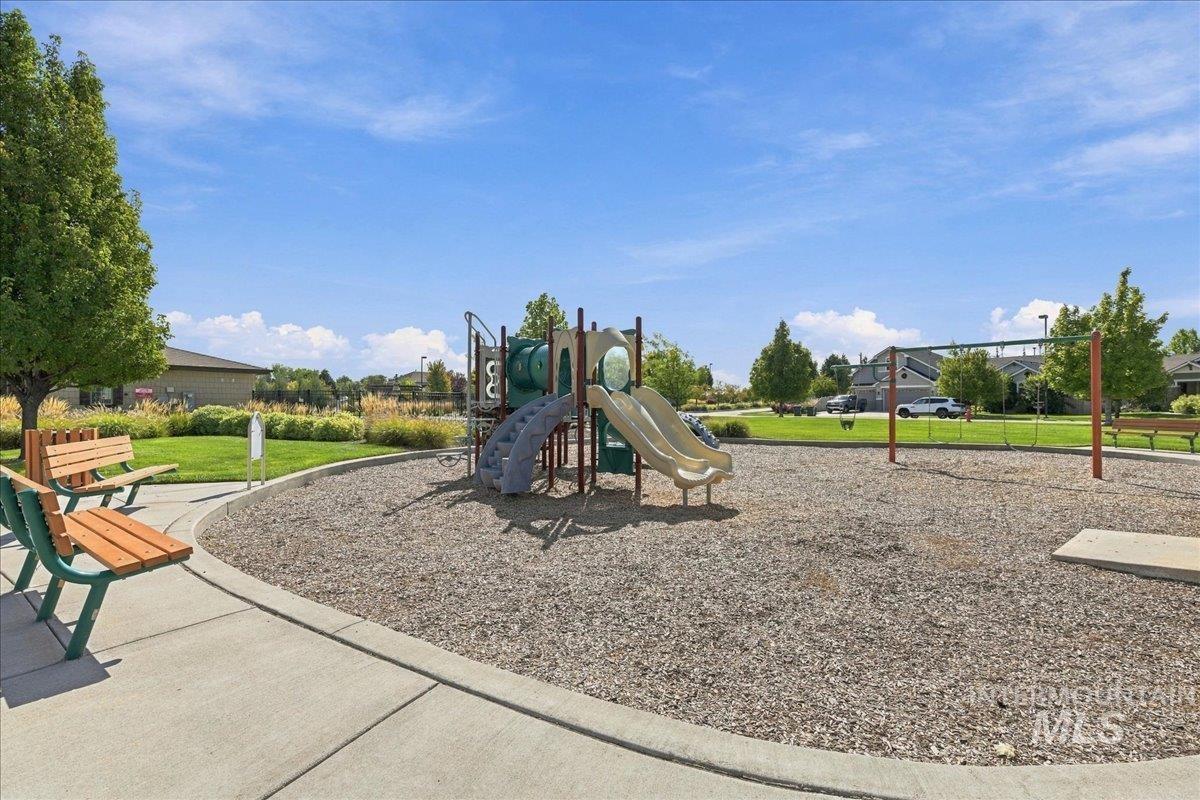 1122 W Seldovia Dr, Kuna, Idaho 83634, 5 Bedrooms, 3 Bathrooms, Residential For Sale, Price $634,500, 99001256