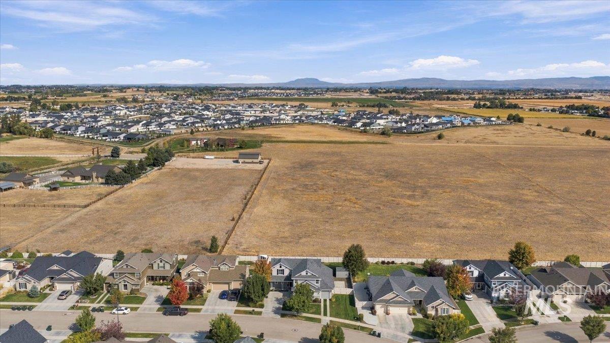 1122 W Seldovia Dr, Kuna, Idaho 83634, 5 Bedrooms, 3 Bathrooms, Residential For Sale, Price $634,500, 99001256