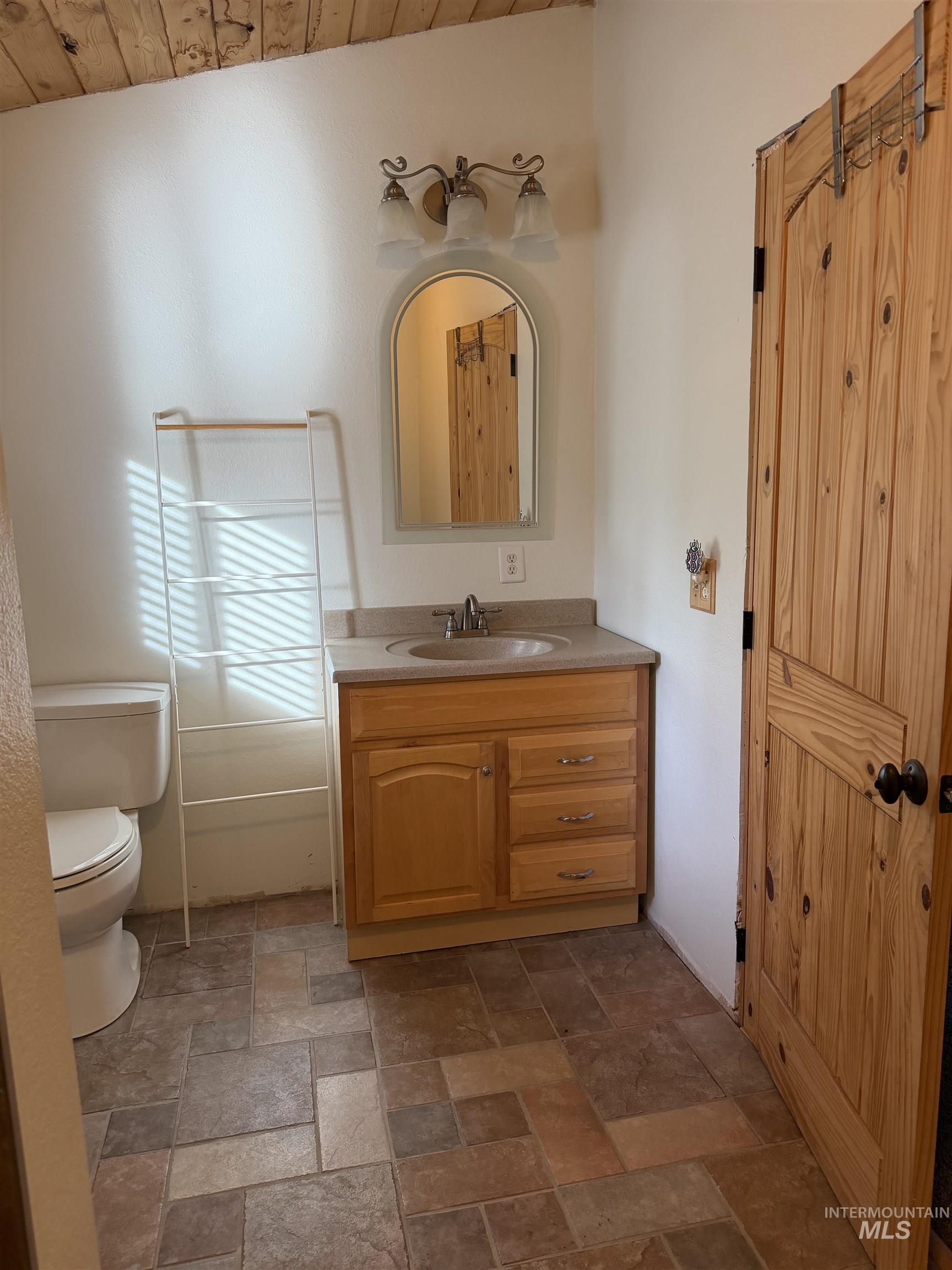 1464 CEDAR RIDGE DR, Orofino, Idaho 83544, 3 Bedrooms, 3 Bathrooms, Residential For Sale, Price $650,000,MLS 99001257