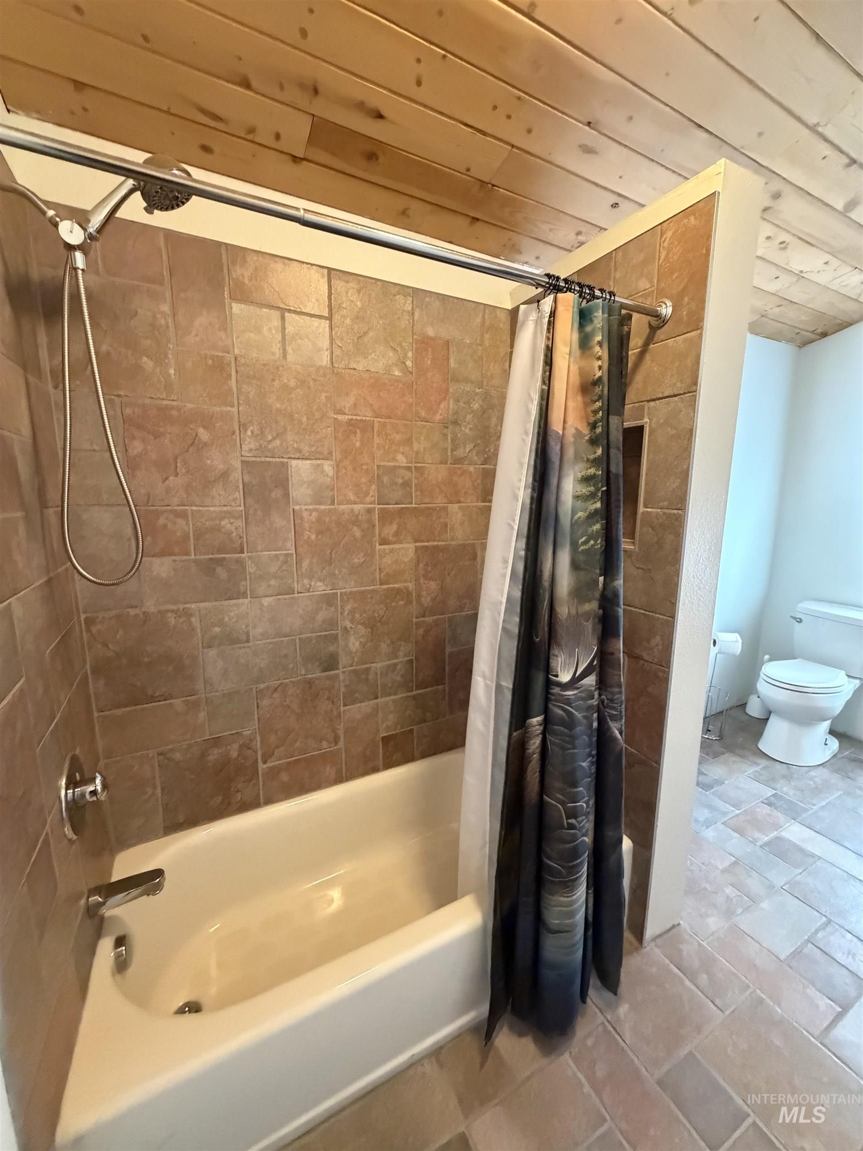 1464 CEDAR RIDGE DR, Orofino, Idaho 83544, 3 Bedrooms, 3 Bathrooms, Residential For Sale, Price $650,000,MLS 99001257