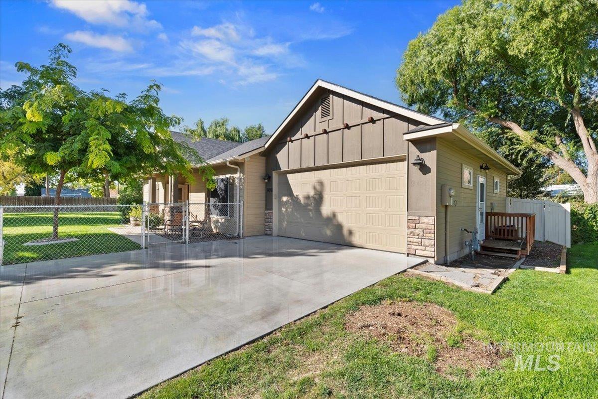 908 Walnut St, Caldwell, Idaho 83605, 3 Bedrooms, 2 Bathrooms, Residential For Sale, Price $419,900,MLS 99001258