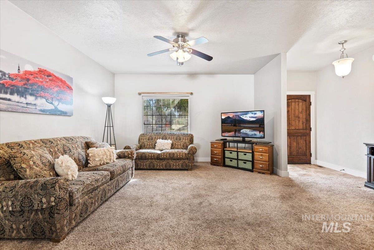 908 Walnut St, Caldwell, Idaho 83605, 3 Bedrooms, 2 Bathrooms, Residential For Sale, Price $419,900,MLS 99001258