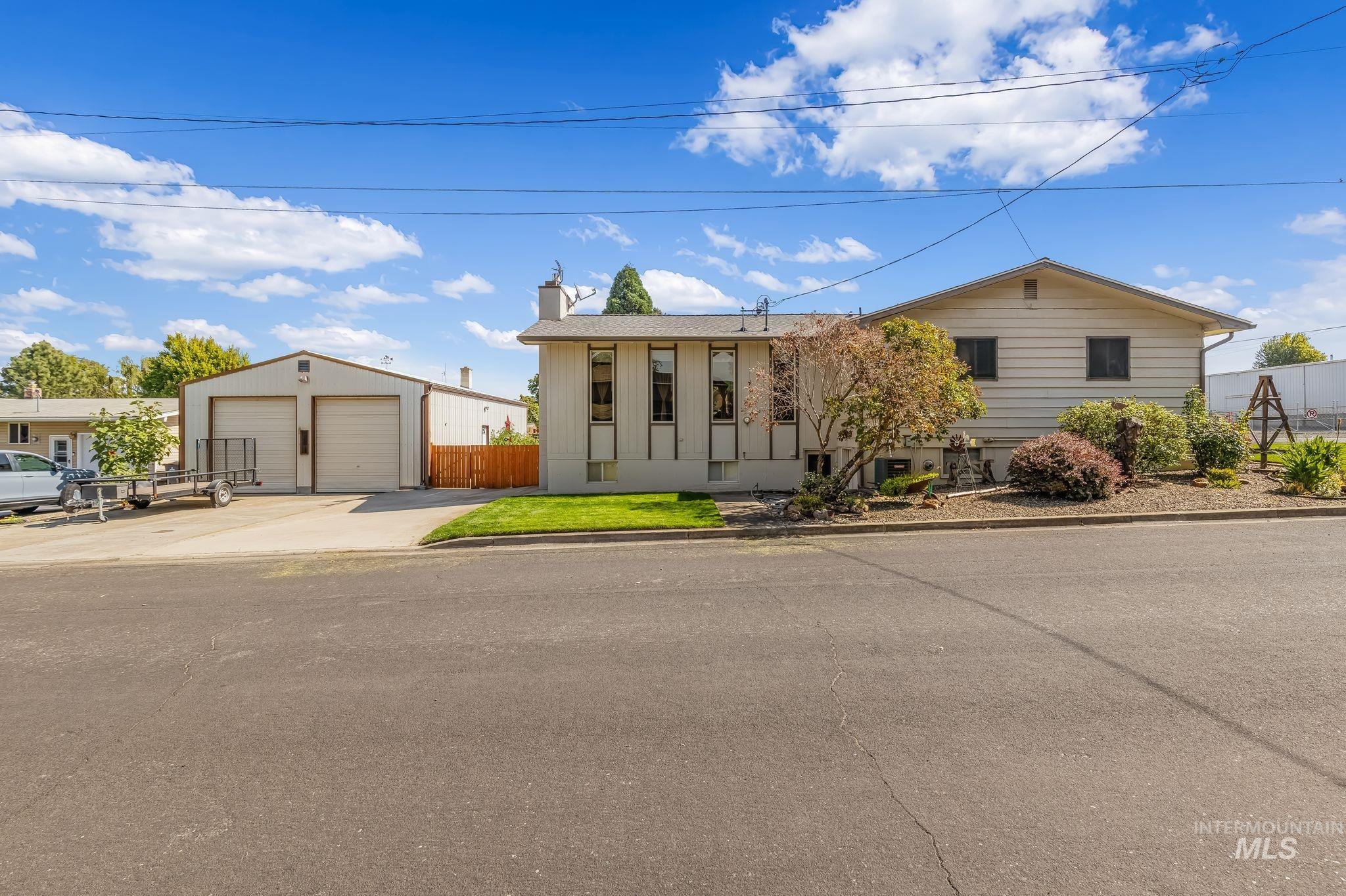 1231 Airway Ave, Lewiston, Idaho 83501, 2 Bedrooms, 2 Bathrooms, Residential For Sale, Price $460,000,MLS 99001260