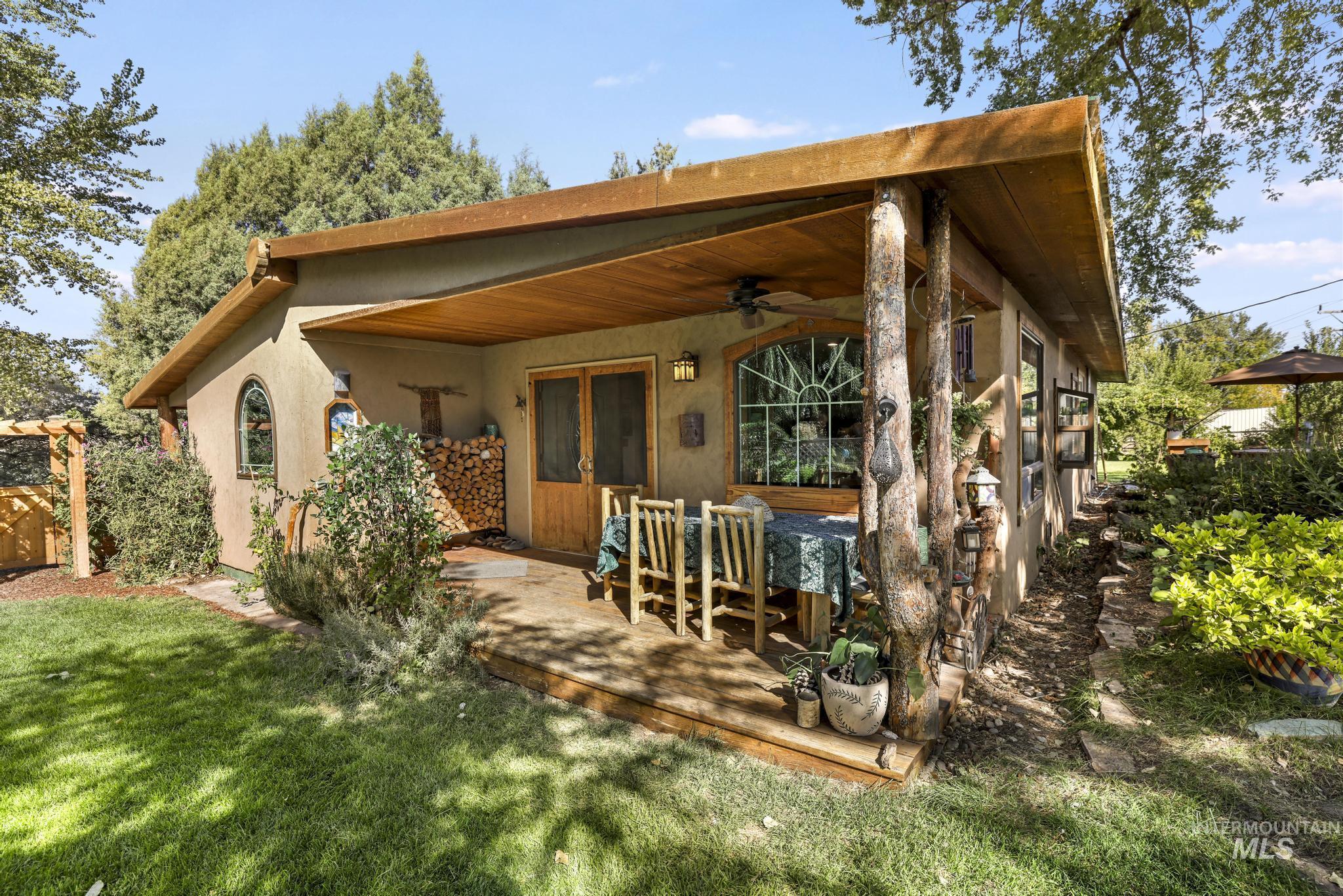 2912 S 1050 E, Hagerman, Idaho 83332, 3 Bedrooms, 1.5 Bathrooms, Residential For Sale, Price $445,000,MLS 99001261