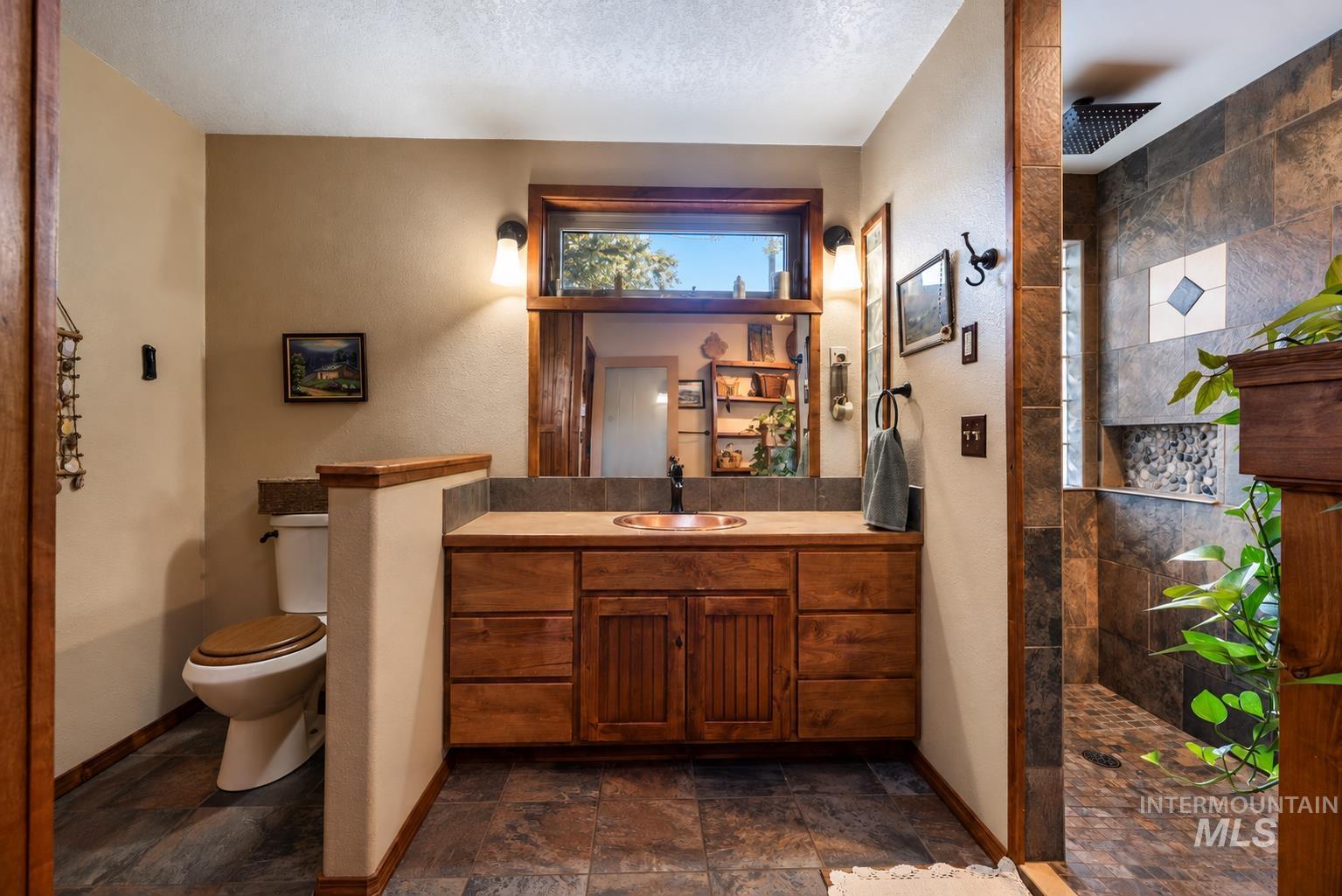 2912 S 1050 E, Hagerman, Idaho 83332, 3 Bedrooms, 1.5 Bathrooms, Residential For Sale, Price $445,000,MLS 99001261