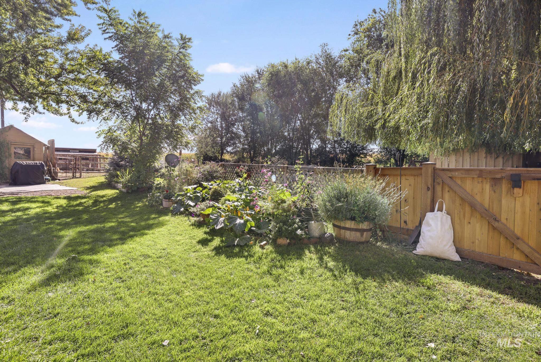 2912 S 1050 E, Hagerman, Idaho 83332, 3 Bedrooms, 1.5 Bathrooms, Residential For Sale, Price $445,000,MLS 99001261