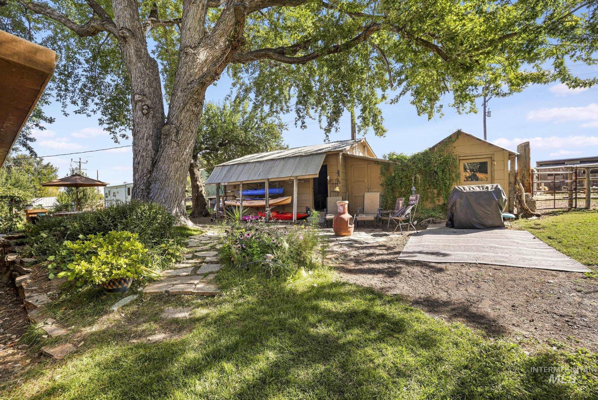 2912 S 1050 E, Hagerman, Idaho 83332, 3 Bedrooms, 1.5 Bathrooms, Residential For Sale, Price $445,000,MLS 99001261