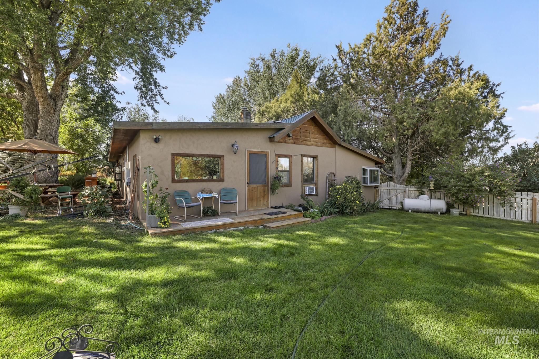 2912 S 1050 E, Hagerman, Idaho 83332, 3 Bedrooms, 1.5 Bathrooms, Residential For Sale, Price $445,000,MLS 99001261