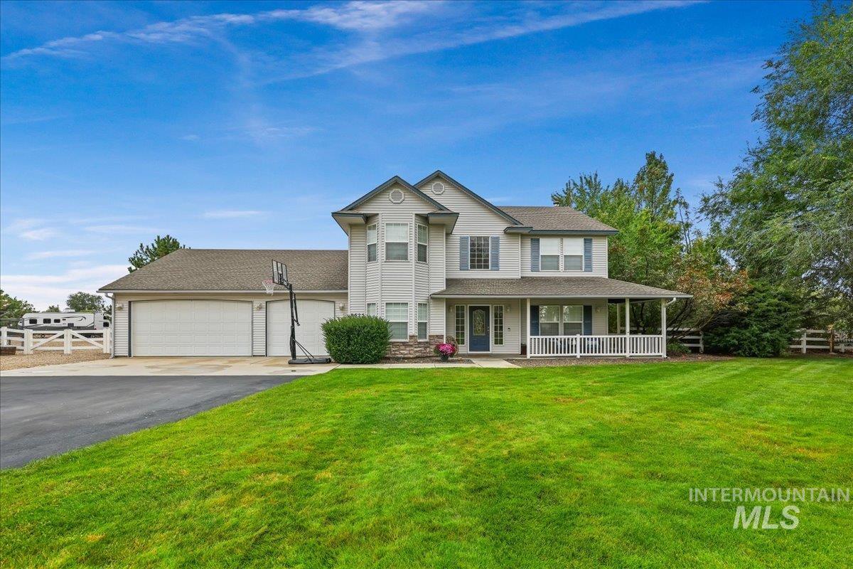 8625 Vic Lane, Middleton, Idaho 83644, 4 Bedrooms, 2.5 Bathrooms, Residential For Sale, Price $1,075,000,MLS 99001262