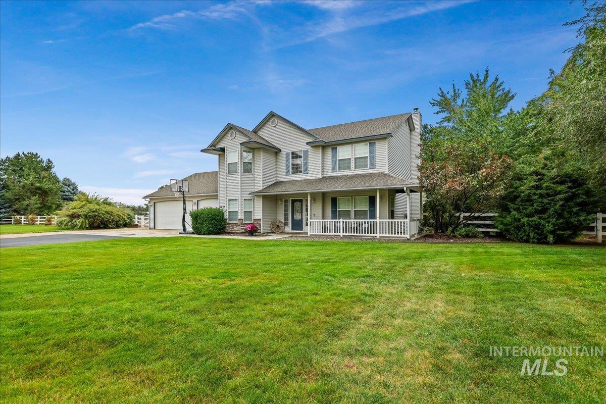 8625 Vic Lane, Middleton, Idaho 83644, 4 Bedrooms, 2.5 Bathrooms, Residential For Sale, Price $1,075,000,MLS 99001262