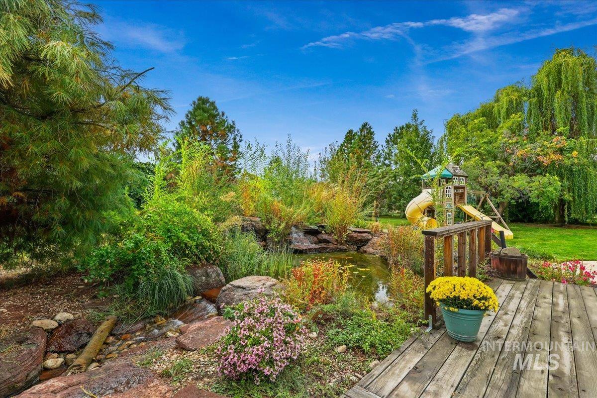 8625 Vic Lane, Middleton, Idaho 83644, 4 Bedrooms, 2.5 Bathrooms, Residential For Sale, Price $1,075,000,MLS 99001262