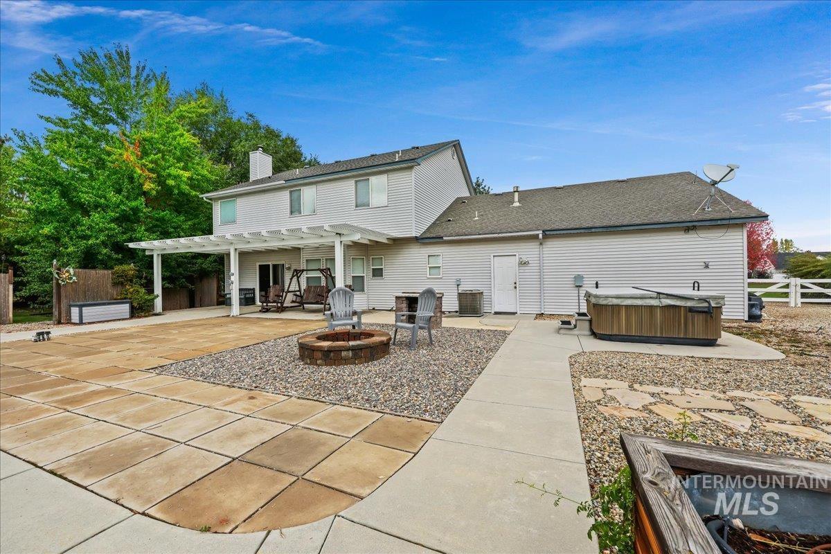 8625 Vic Lane, Middleton, Idaho 83644, 4 Bedrooms, 2.5 Bathrooms, Residential For Sale, Price $1,075,000,MLS 99001262