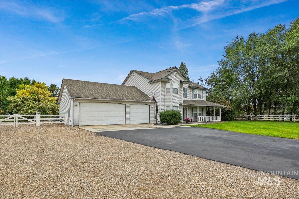 8625 Vic Lane, Middleton, Idaho 83644, 4 Bedrooms, 2.5 Bathrooms, Residential For Sale, Price $1,075,000,MLS 99001262