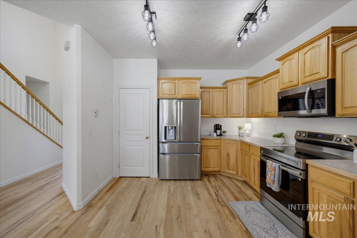 8625 Vic Lane, Middleton, Idaho 83644, 4 Bedrooms, 2.5 Bathrooms, Residential For Sale, Price $1,075,000,MLS 99001262