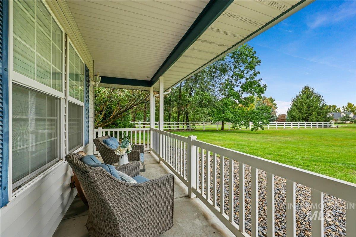 8625 Vic Lane, Middleton, Idaho 83644, 4 Bedrooms, 2.5 Bathrooms, Residential For Sale, Price $1,075,000,MLS 99001262