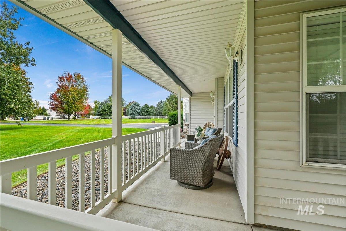 8625 Vic Lane, Middleton, Idaho 83644, 4 Bedrooms, 2.5 Bathrooms, Residential For Sale, Price $1,075,000,MLS 99001262