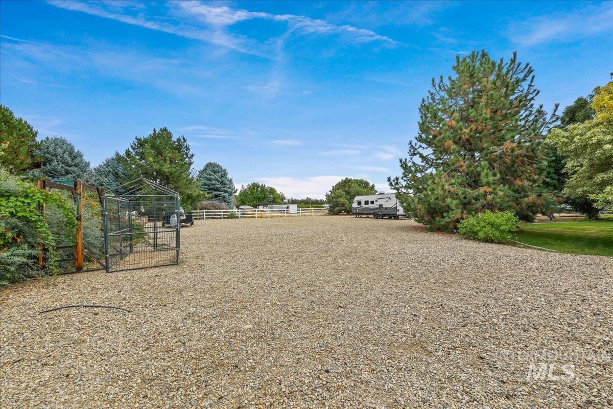 8625 Vic Lane, Middleton, Idaho 83644, 4 Bedrooms, 2.5 Bathrooms, Residential For Sale, Price $1,075,000,MLS 99001262