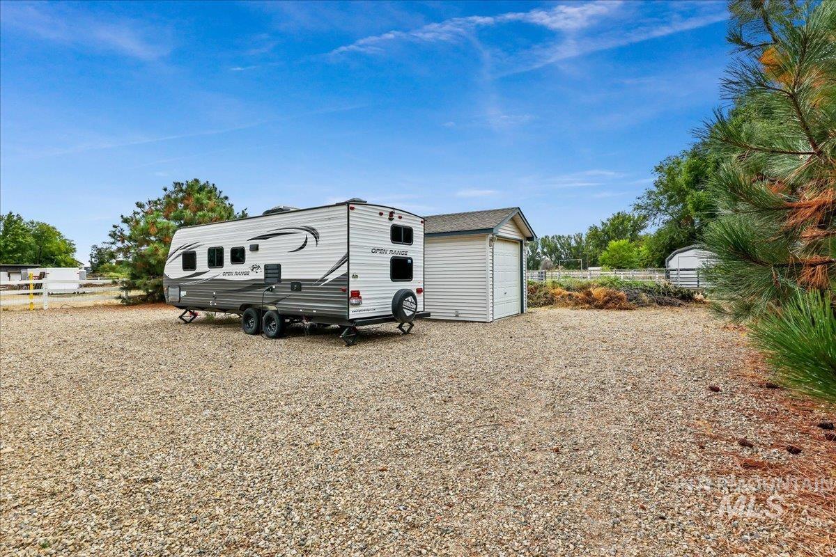 8625 Vic Lane, Middleton, Idaho 83644, 4 Bedrooms, 2.5 Bathrooms, Residential For Sale, Price $1,075,000,MLS 99001262