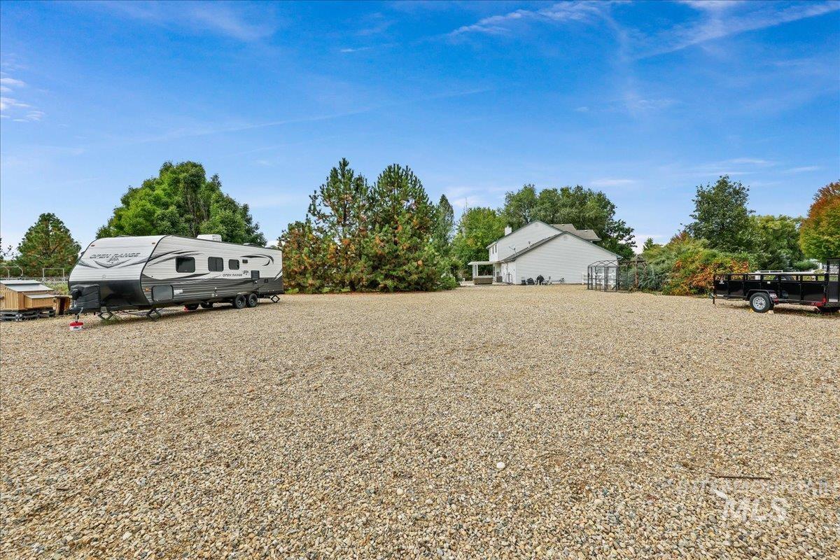 8625 Vic Lane, Middleton, Idaho 83644, 4 Bedrooms, 2.5 Bathrooms, Residential For Sale, Price $1,075,000,MLS 99001262