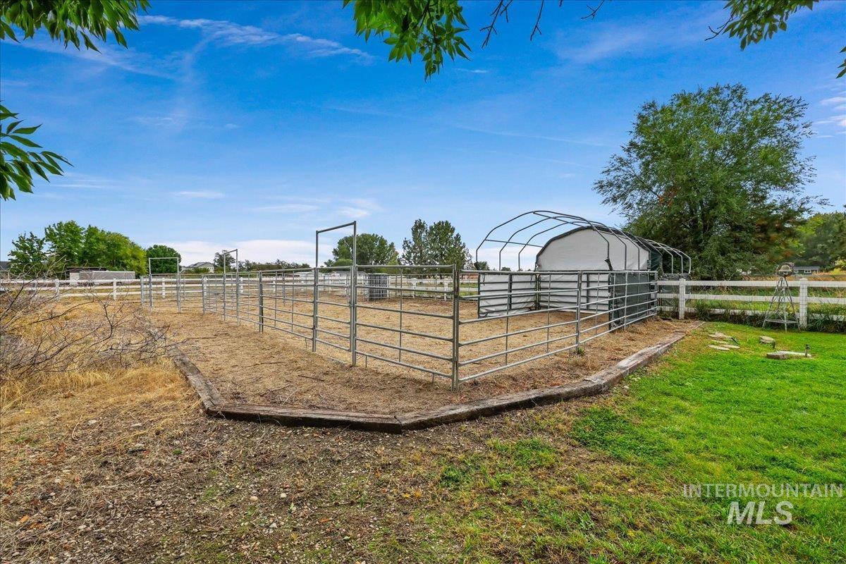 8625 Vic Lane, Middleton, Idaho 83644, 4 Bedrooms, 2.5 Bathrooms, Residential For Sale, Price $1,075,000,MLS 99001262