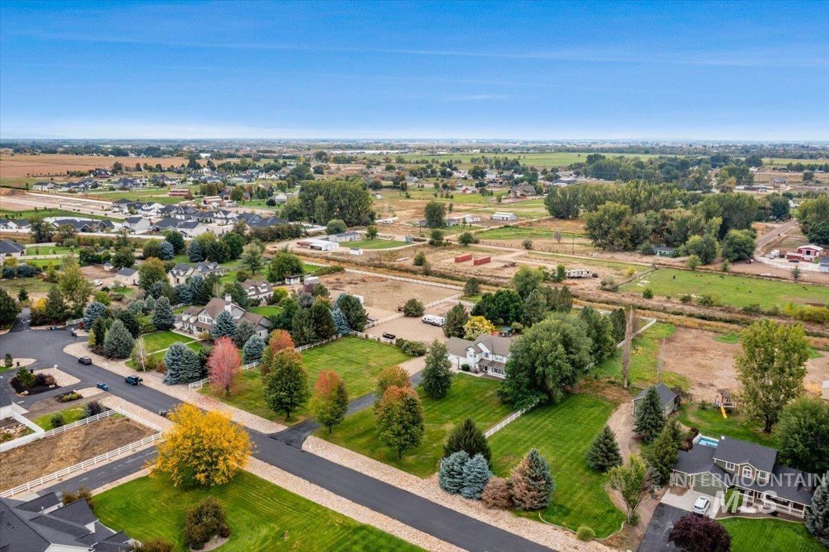 8625 Vic Lane, Middleton, Idaho 83644, 4 Bedrooms, 2.5 Bathrooms, Residential For Sale, Price $1,075,000,MLS 99001262