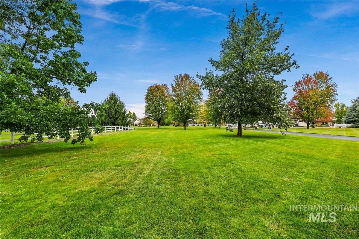 8625 Vic Lane, Middleton, Idaho 83644, 4 Bedrooms, 2.5 Bathrooms, Residential For Sale, Price $1,075,000,MLS 99001262
