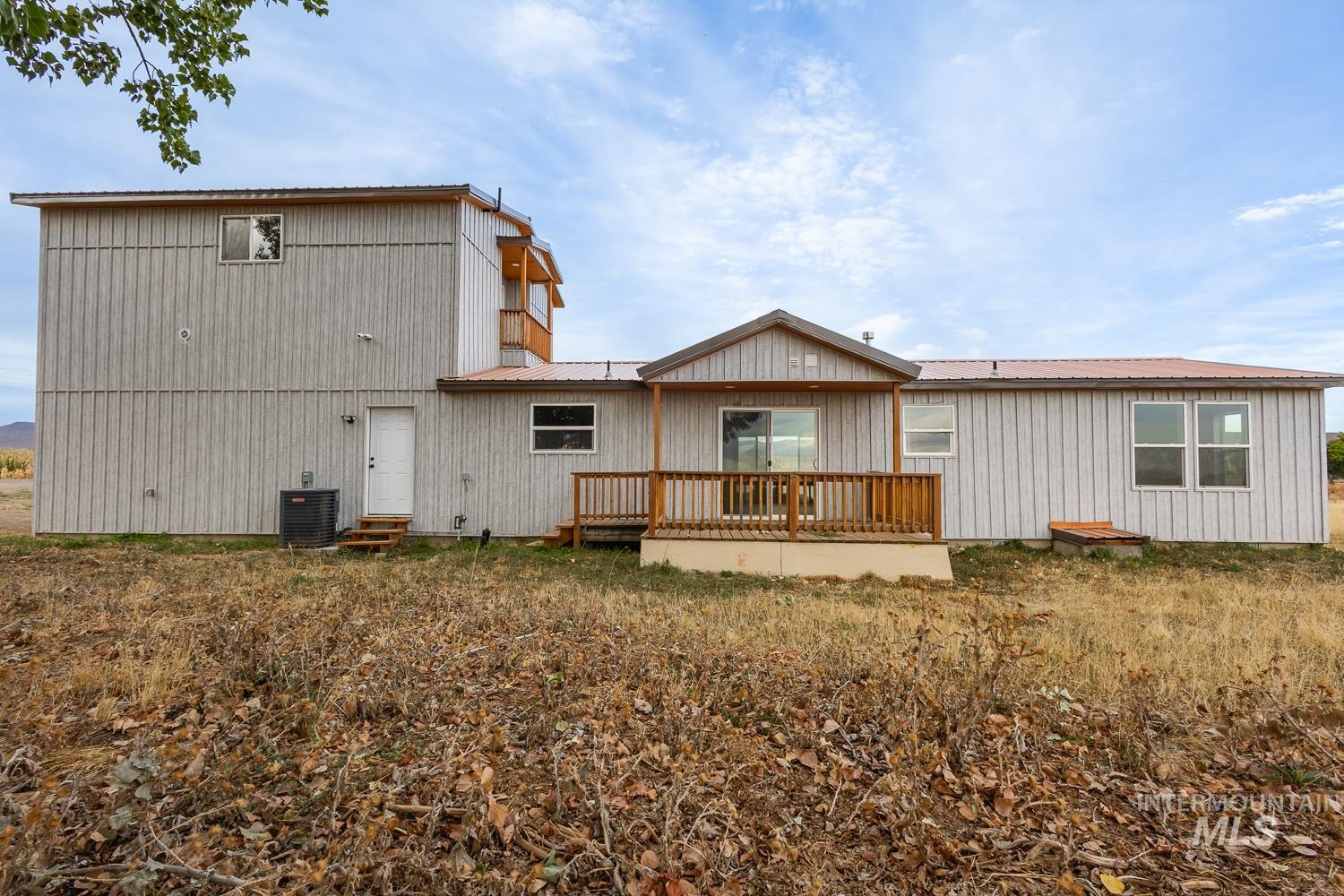 1117 Olds Ferry Rd, Weiser, Idaho 83617, 3 Bedrooms, 3 Bathrooms, Residential For Sale, Price $499,900,MLS 99001264