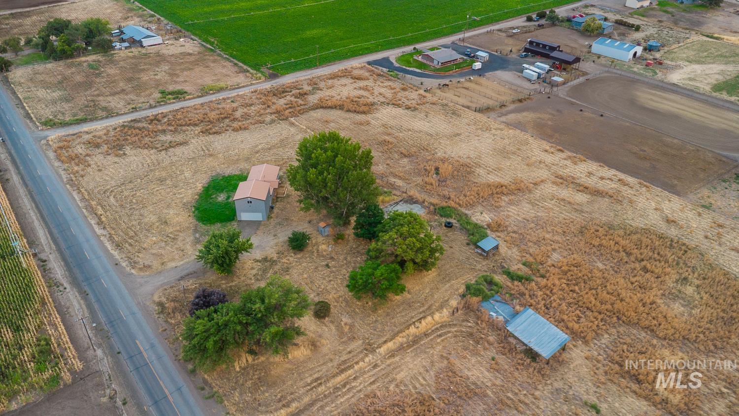 1117 Olds Ferry Rd, Weiser, Idaho 83617, 3 Bedrooms, 3 Bathrooms, Residential For Sale, Price $499,900,MLS 99001264