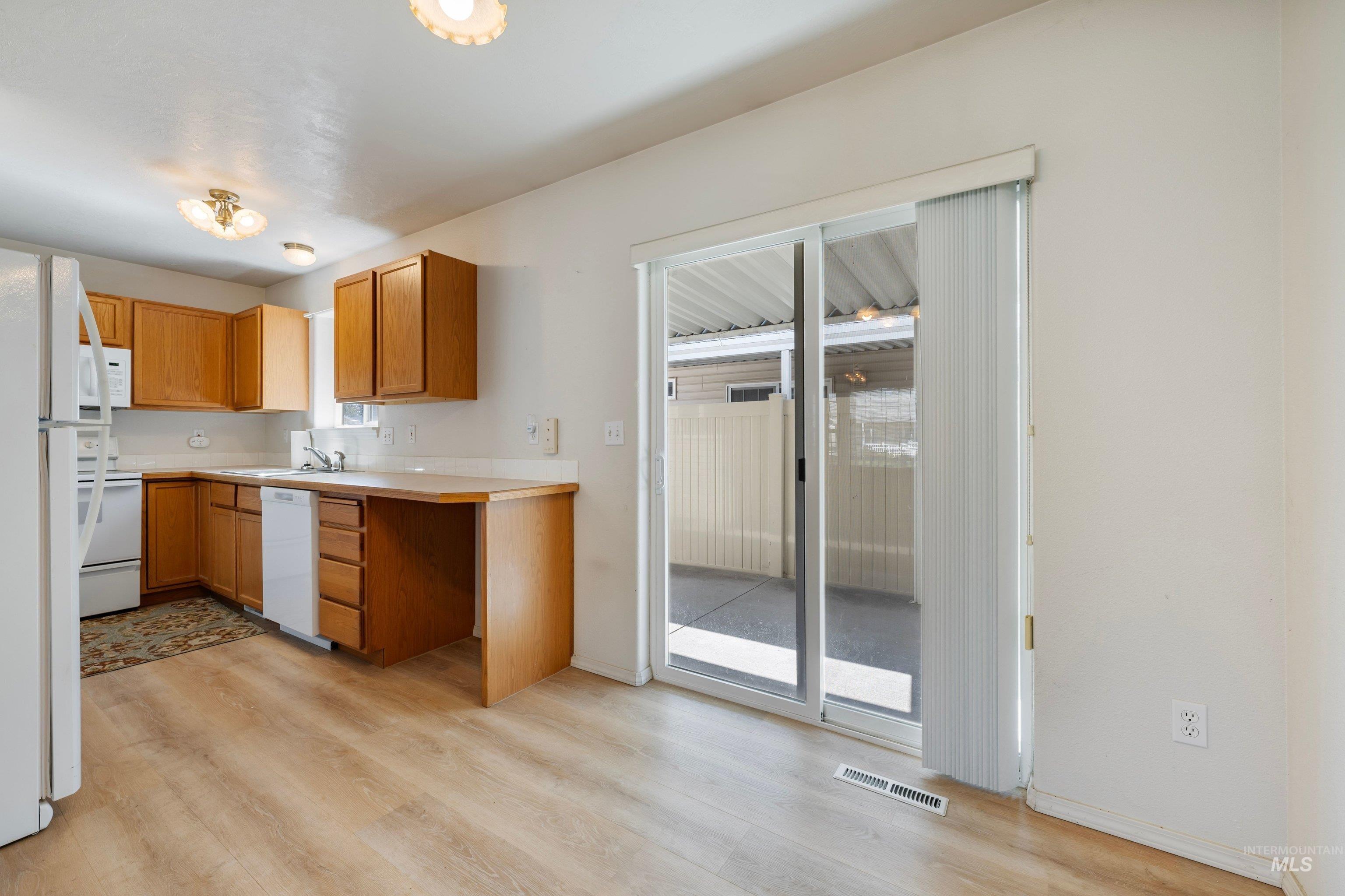 2110 Glenn Way, Caldwell, Idaho 83605, 2 Bedrooms, 2 Bathrooms, Residential For Sale, Price $325,000,MLS 99001265