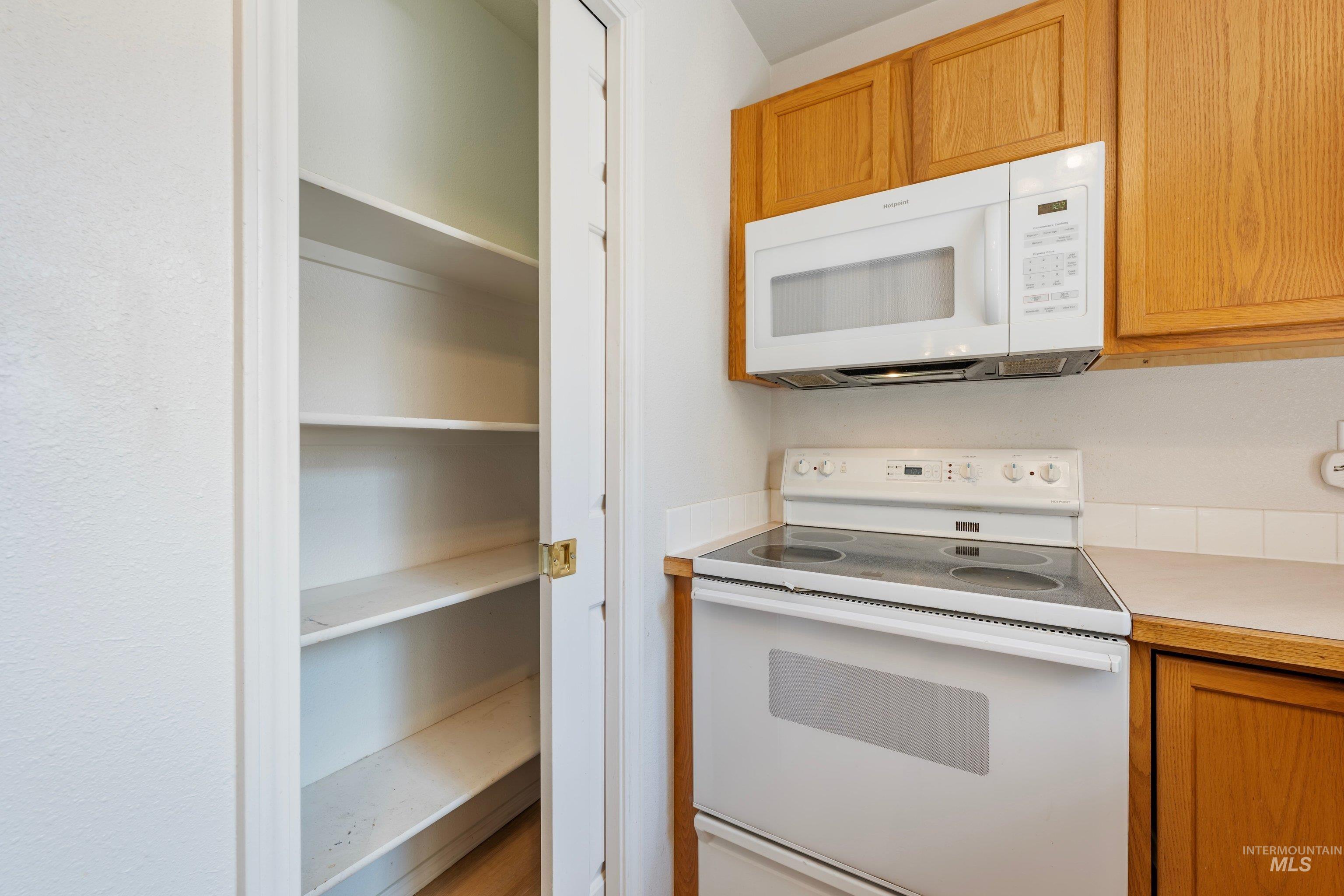 2110 Glenn Way, Caldwell, Idaho 83605, 2 Bedrooms, 2 Bathrooms, Residential For Sale, Price $325,000,MLS 99001265