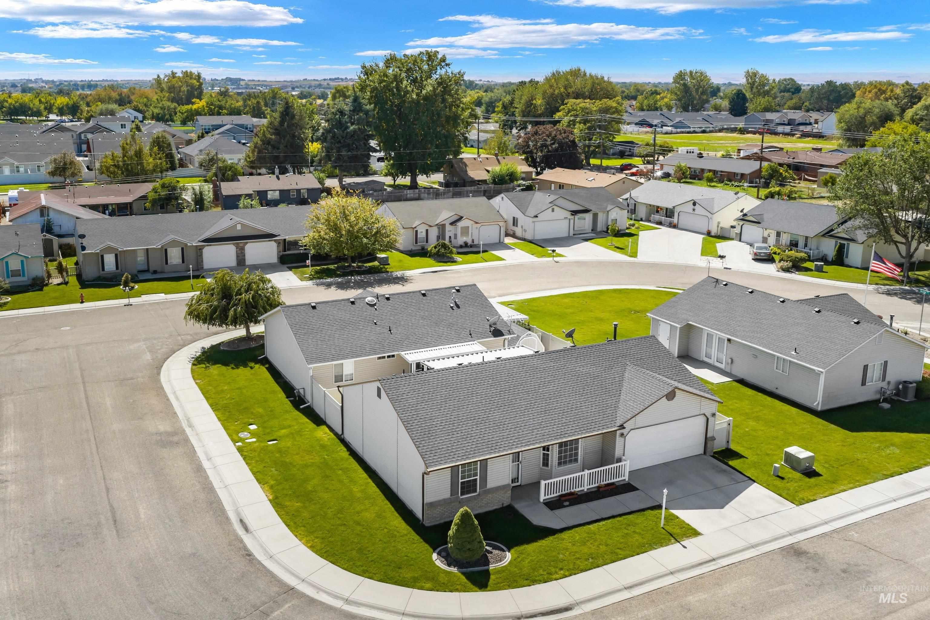 2110 Glenn Way, Caldwell, Idaho 83605, 2 Bedrooms, 2 Bathrooms, Residential For Sale, Price $325,000,MLS 99001265