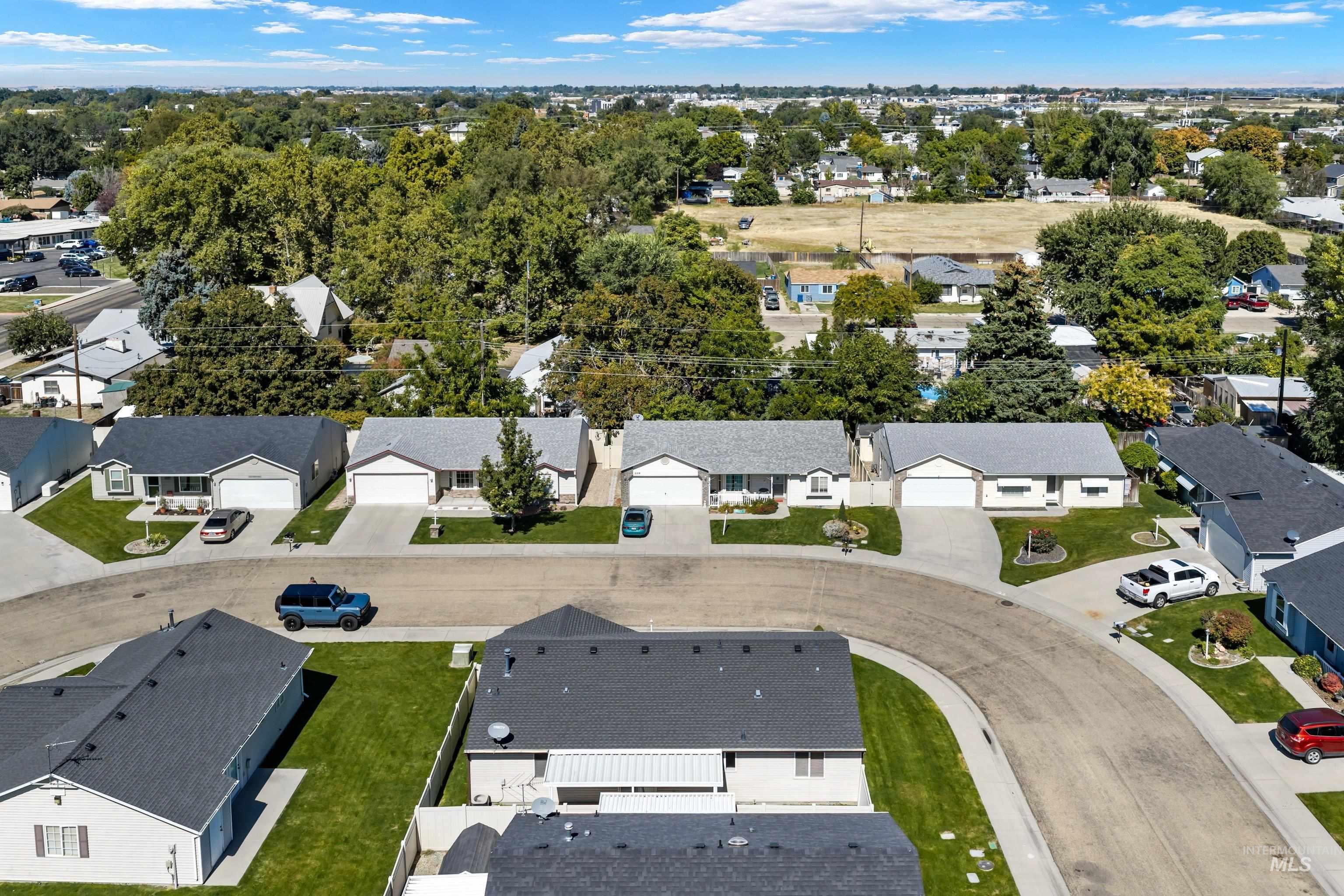 2110 Glenn Way, Caldwell, Idaho 83605, 2 Bedrooms, 2 Bathrooms, Residential For Sale, Price $325,000,MLS 99001265