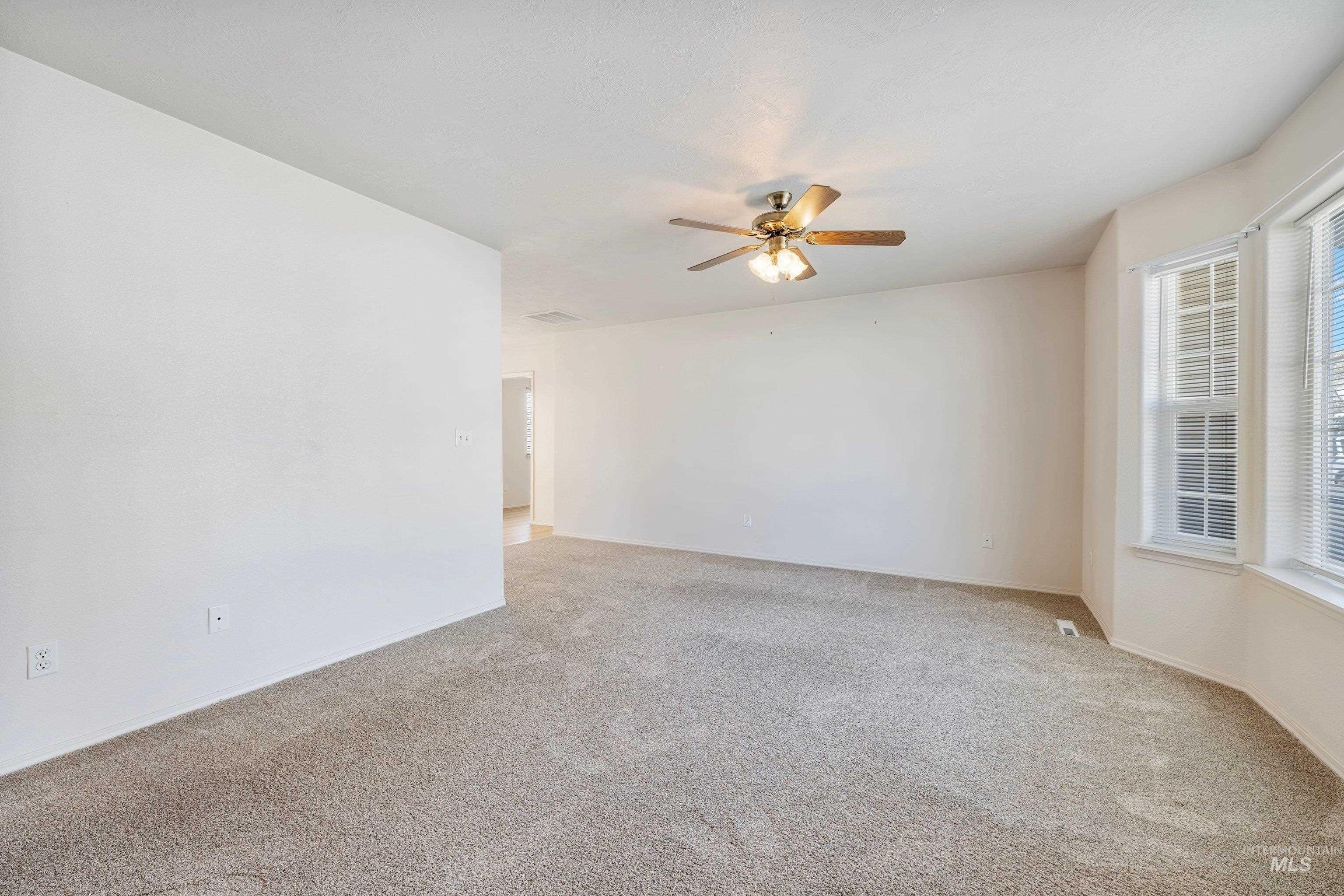 2110 Glenn Way, Caldwell, Idaho 83605, 2 Bedrooms, 2 Bathrooms, Residential For Sale, Price $325,000,MLS 99001265