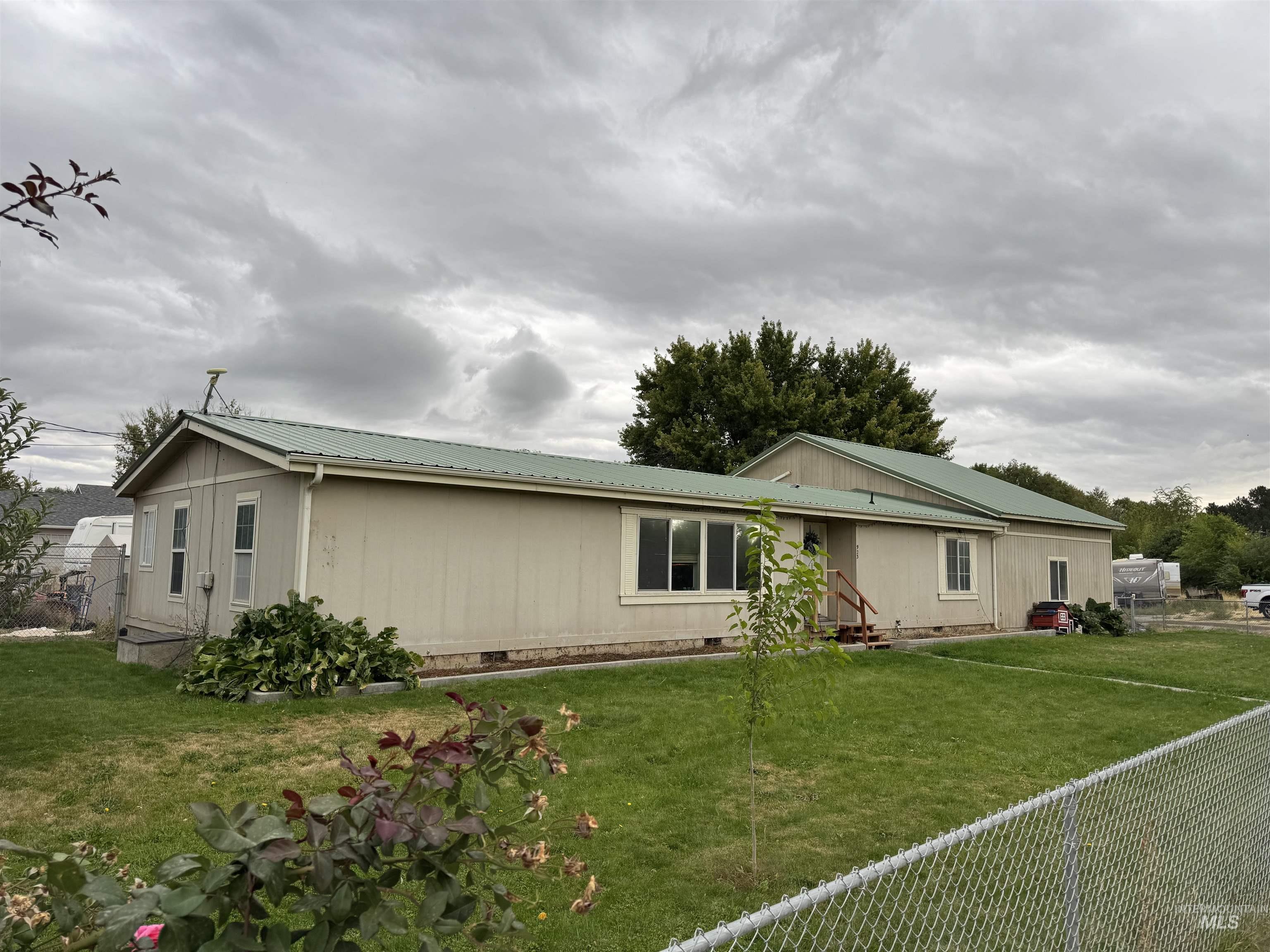 923 Colorado Street, Gooding, Idaho 83330, 3 Bedrooms, 2 Bathrooms, Residential For Sale, Price $300,000,MLS 99001268