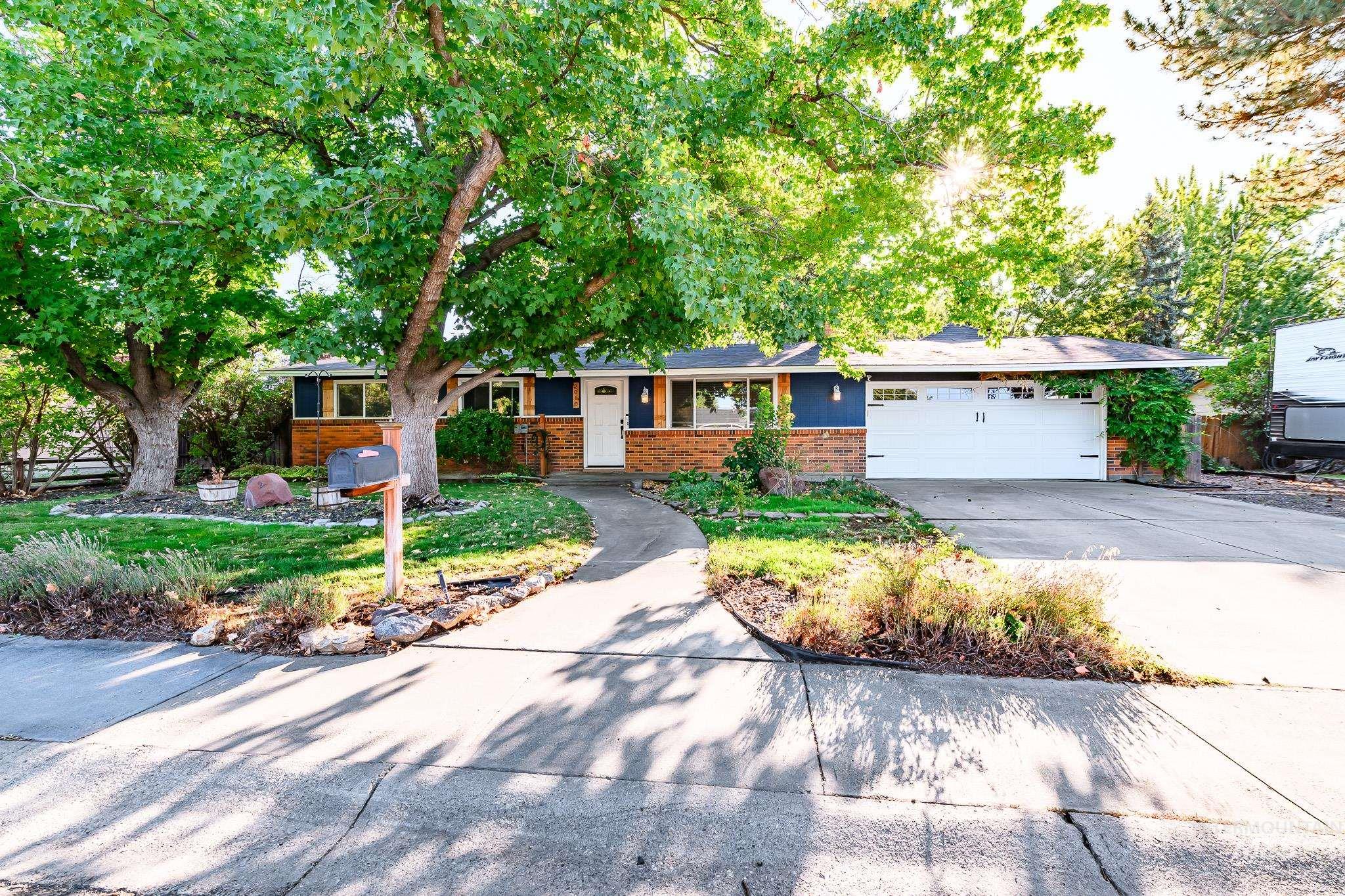 2010 N Dalton Ave, Boise, Idaho 83704, 4 Bedrooms, 2 Bathrooms, Residential For Sale, Price $469,900, 99001273