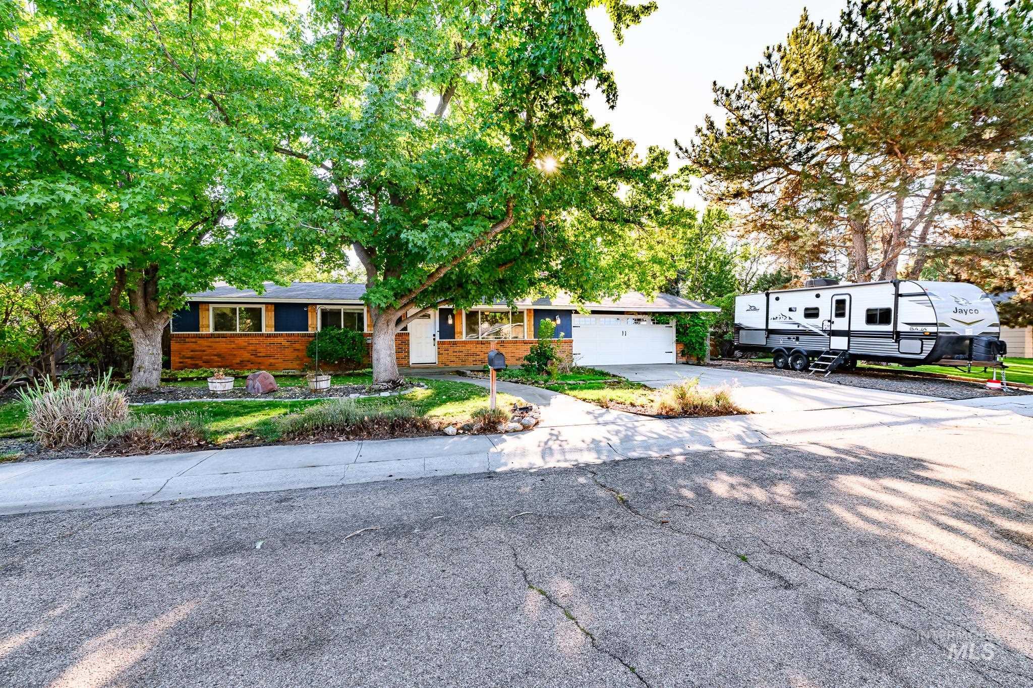 2010 N Dalton Ave, Boise, Idaho 83704, 4 Bedrooms, 2 Bathrooms, Residential For Sale, Price $469,900, 99001273
