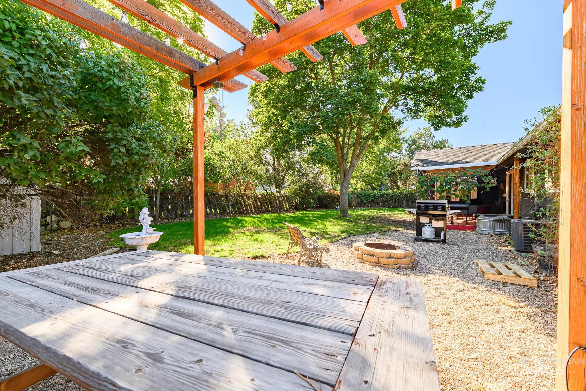 2010 N Dalton Ave, Boise, Idaho 83704, 4 Bedrooms, 2 Bathrooms, Residential For Sale, Price $469,900, 99001273