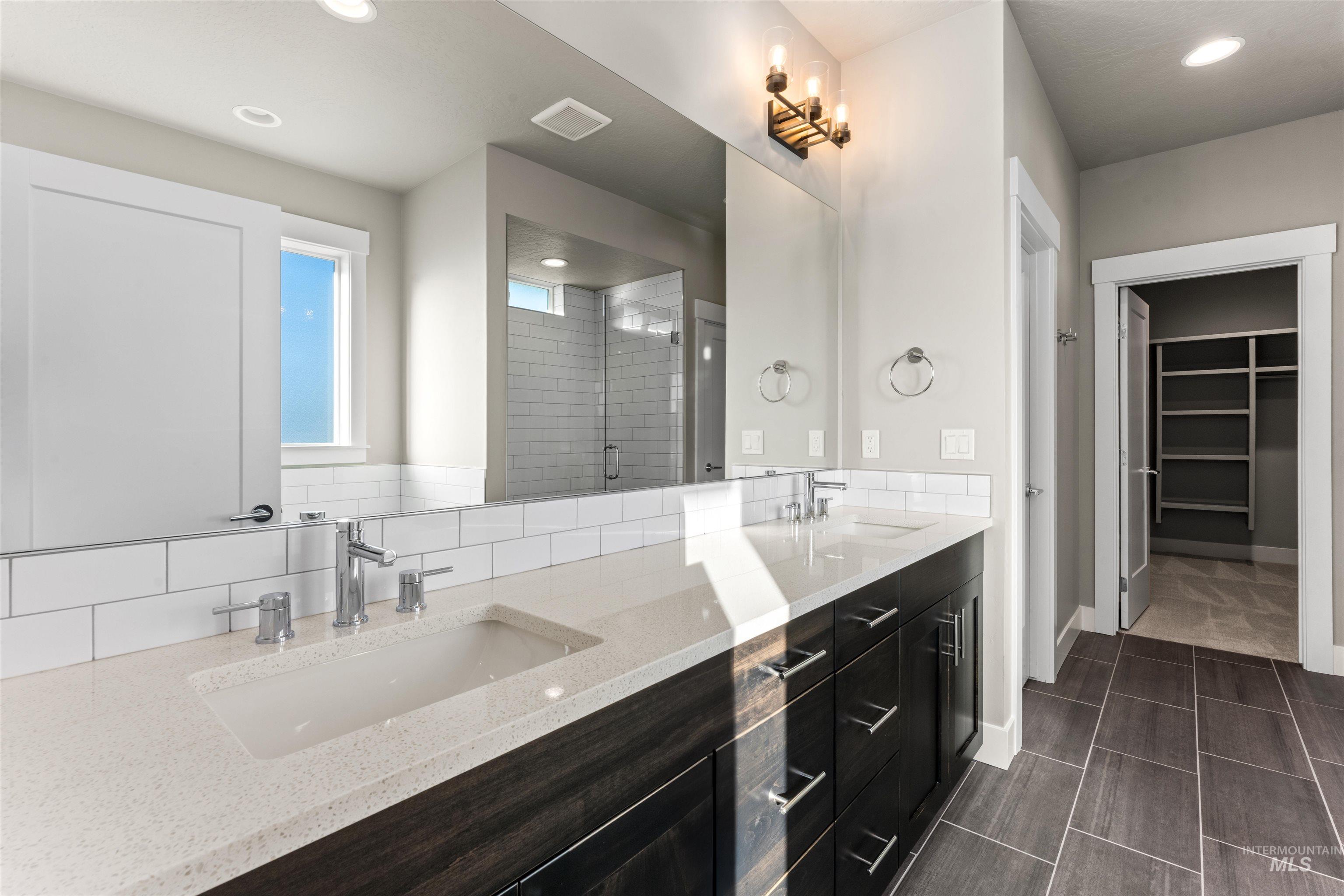 8081 Tandy Cove St, Middleton, Idaho 83644, 6 Bedrooms, 3 Bathrooms, Residential For Sale, Price $699,900, 99001275