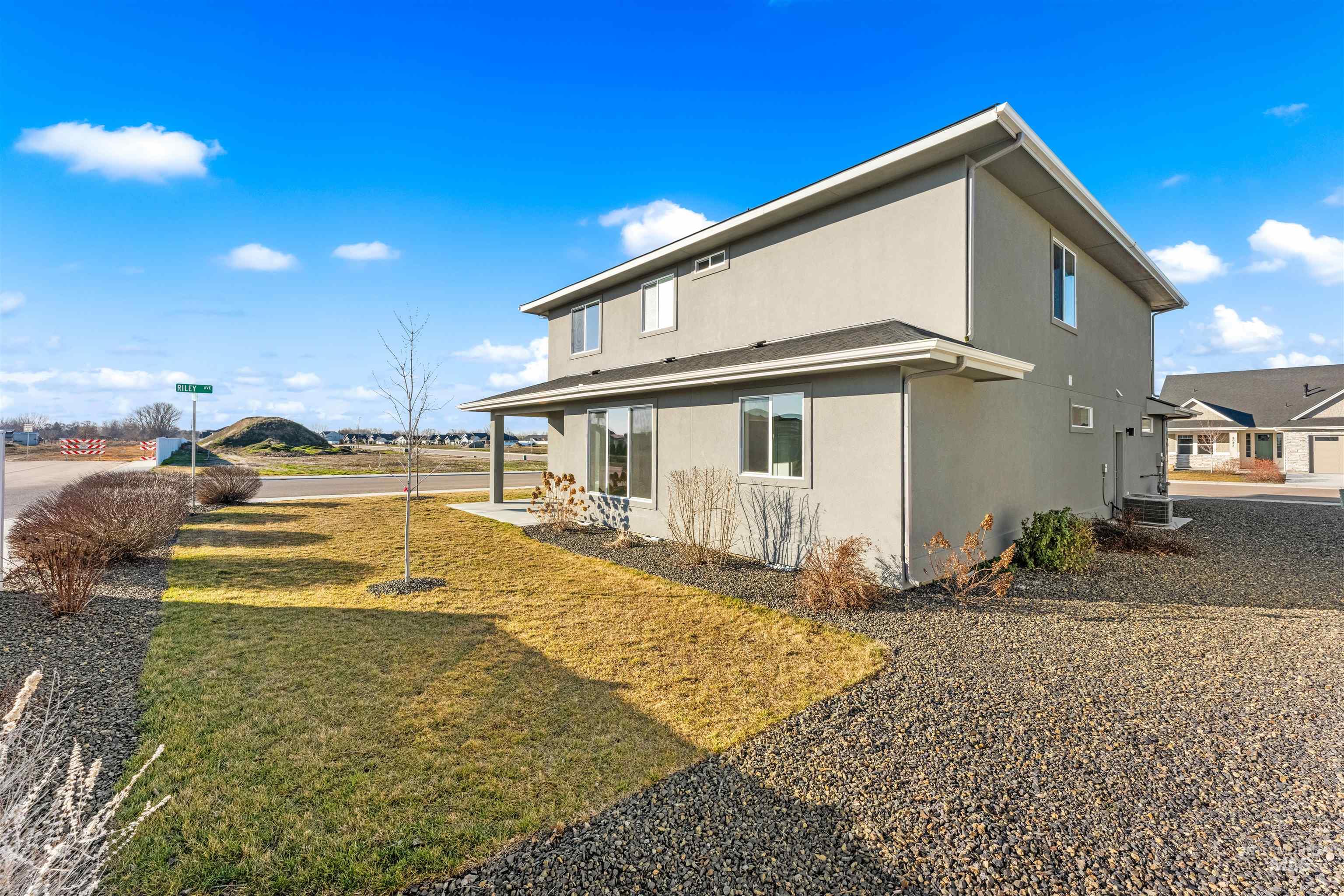 8081 Tandy Cove St, Middleton, Idaho 83644, 6 Bedrooms, 3 Bathrooms, Residential For Sale, Price $699,900, 99001275