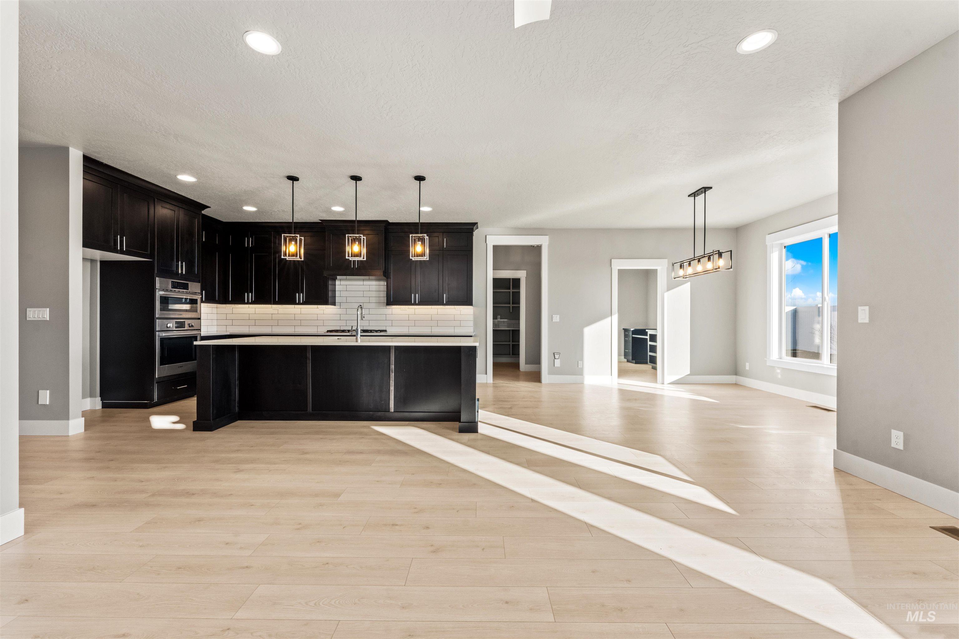 8081 Tandy Cove St, Middleton, Idaho 83644, 6 Bedrooms, 3 Bathrooms, Residential For Sale, Price $699,900, 99001275