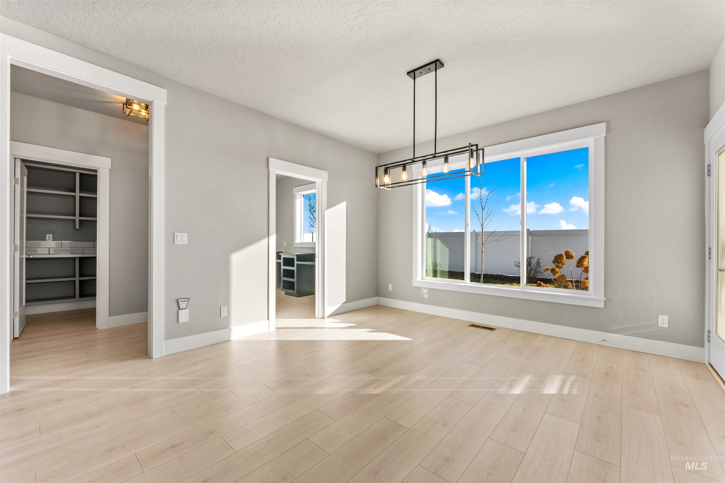 8081 Tandy Cove St, Middleton, Idaho 83644, 6 Bedrooms, 3 Bathrooms, Residential For Sale, Price $699,900, 99001275