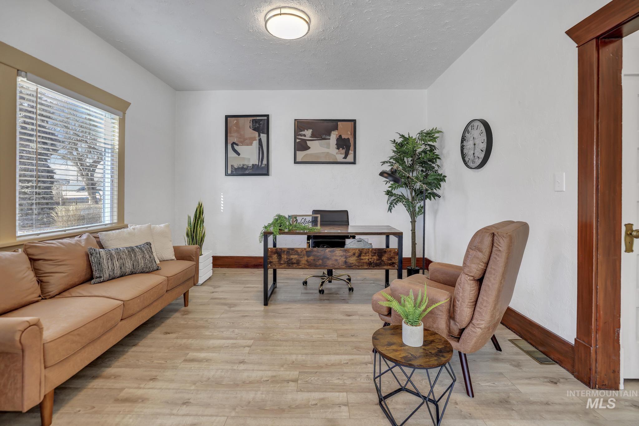 435 4th Ave E, Twin Falls, Idaho 83301, 3 Bedrooms, 2 Bathrooms, Residential For Sale, Price $319,990,MLS 99001284