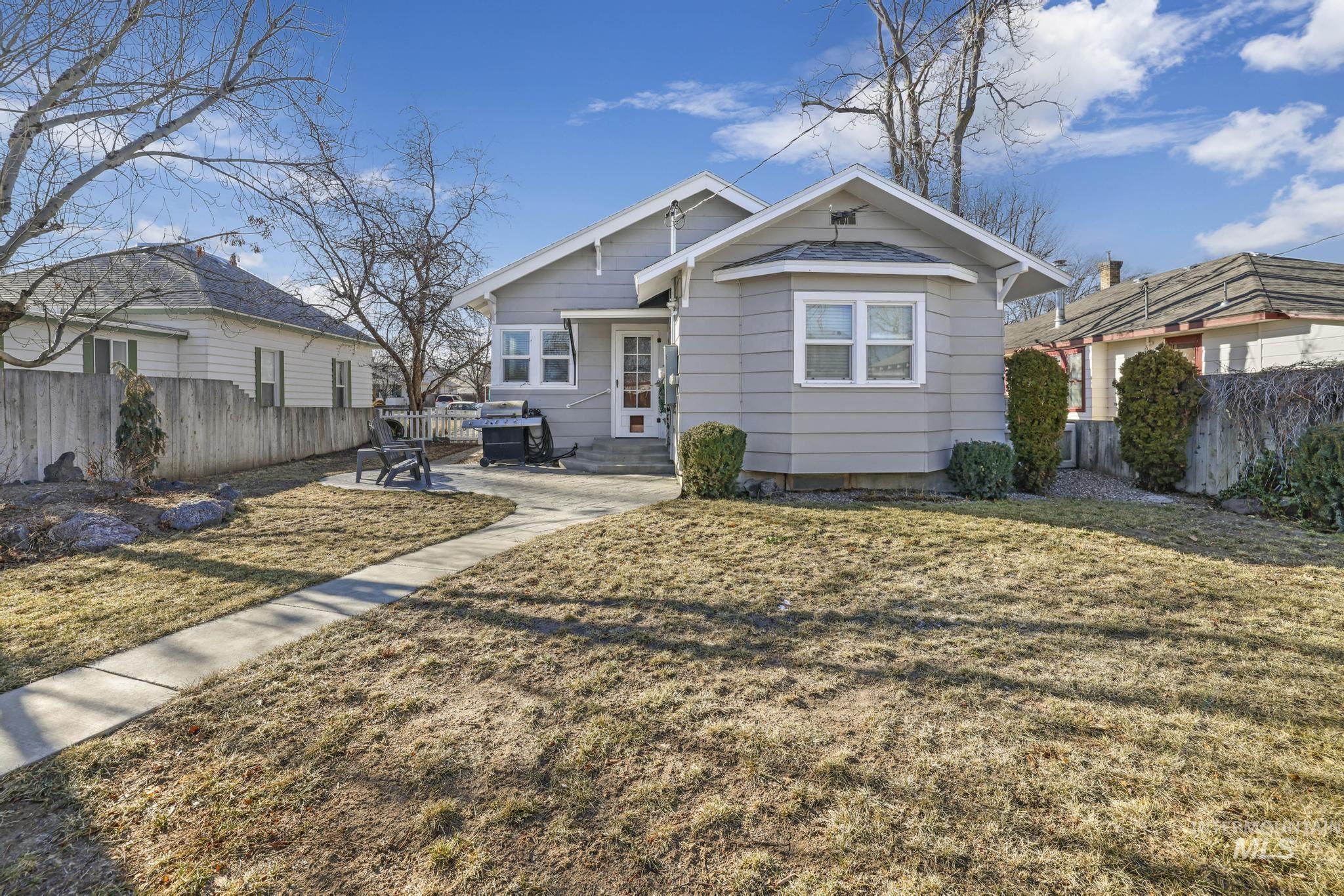 435 4th Ave E, Twin Falls, Idaho 83301, 3 Bedrooms, 2 Bathrooms, Residential For Sale, Price $319,990,MLS 99001284