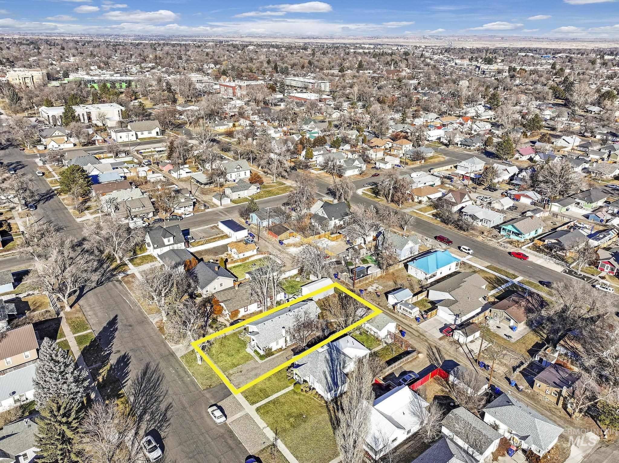 435 4th Ave E, Twin Falls, Idaho 83301, 3 Bedrooms, 2 Bathrooms, Residential For Sale, Price $319,990,MLS 99001284
